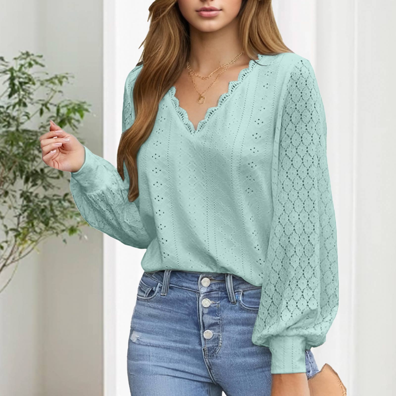 thumbnail image 3 of Top de manga larga con cuello en V y ribete de encaje para mujer - Blusa con detalle de ojales, poliéster/spandex, informal/playa - Tallas S-XXL, 3 of 6